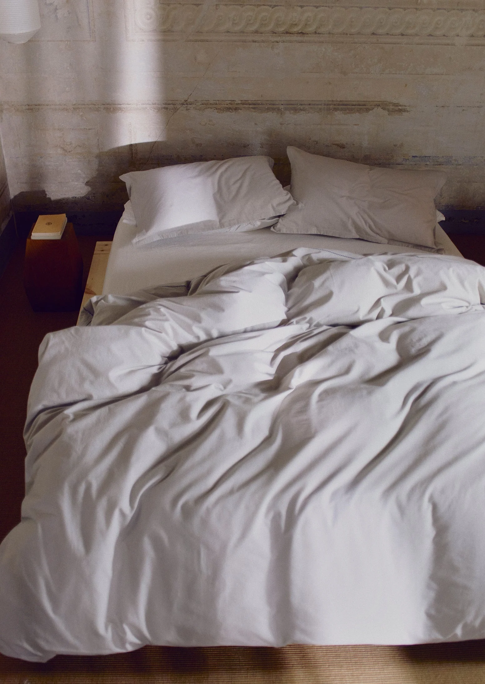 Fine Stripe Cotton Oxford Pillowcase Set | Ecru/Smoke Blue - Image 3