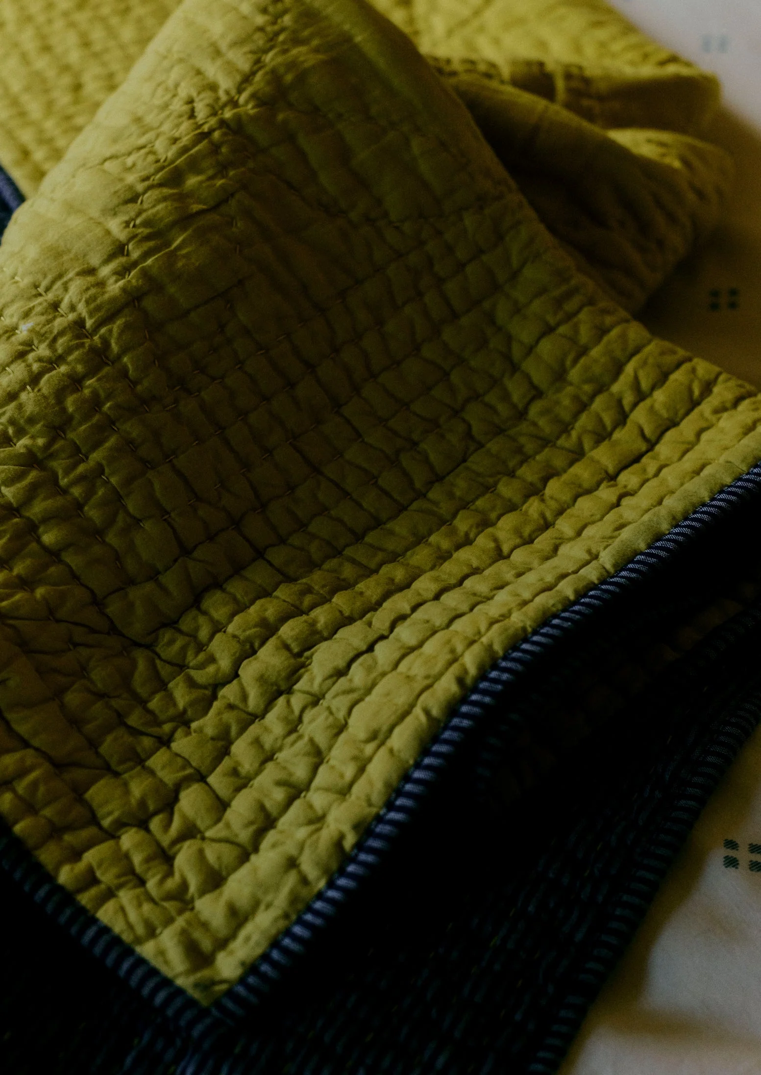 Fresco Stitched Quilt | Midnight/Citrus - Image 4