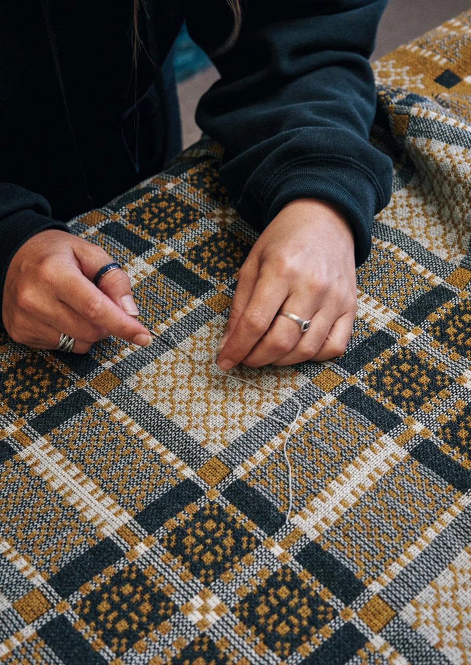 Melin Tregwynt Welsh Blanket | Catkin/Charcoal - Image 9