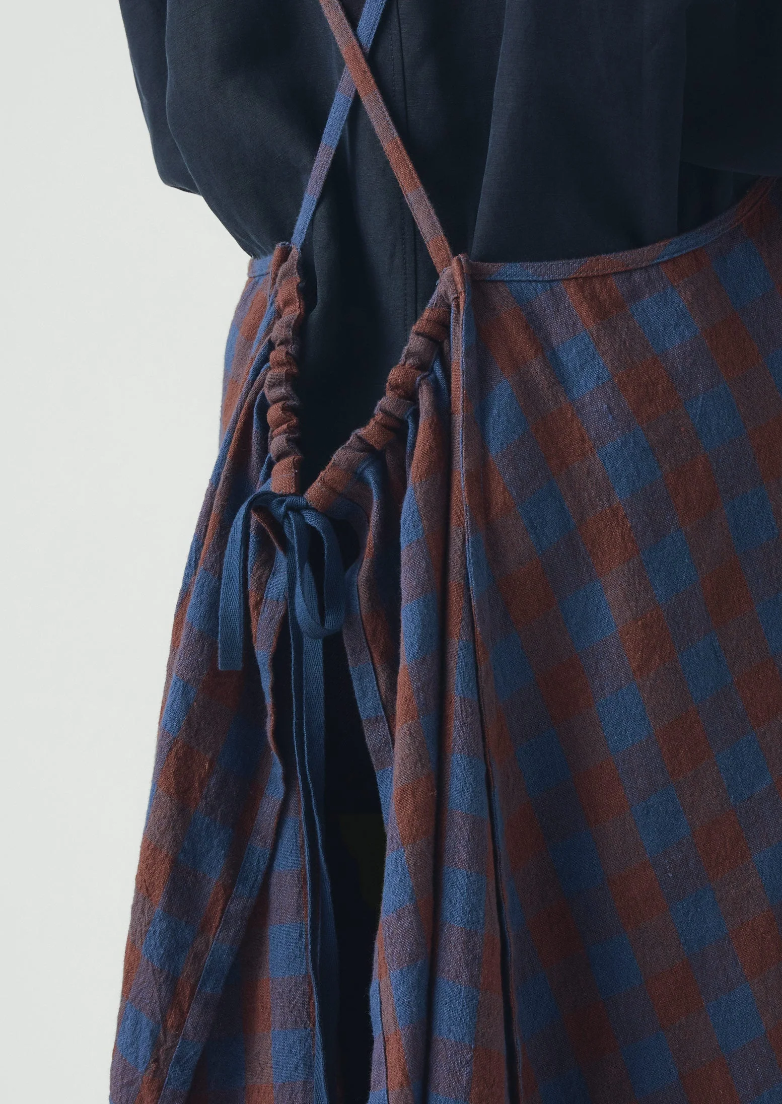 Orchard Check Cross Back Linen Cotton Apron | Brown Ochre/Dark Cornflower - Image 4